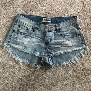 One x one teaspoon Bonitas, 27